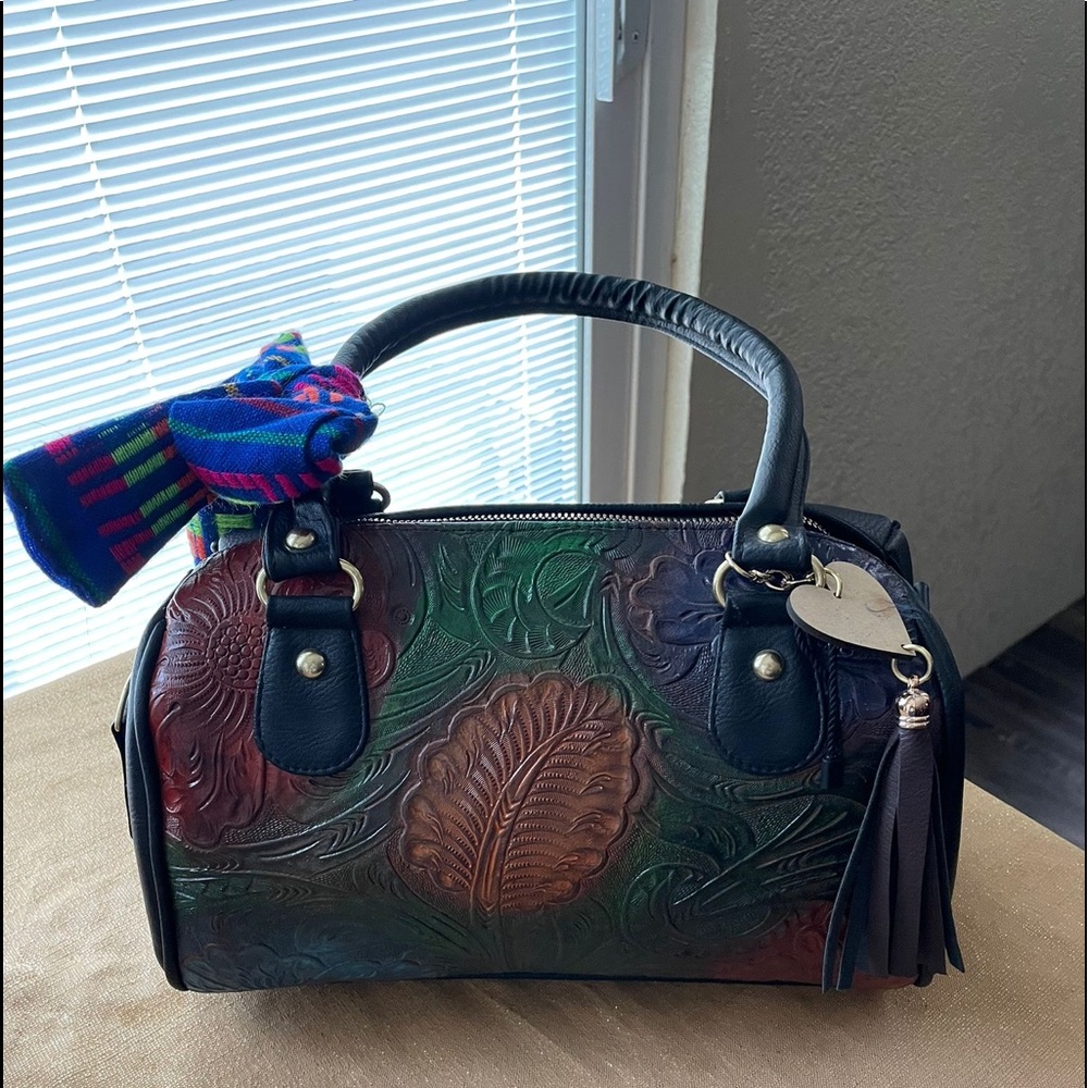 BOLSAS ARTESANALES ARTISAN BAGS
